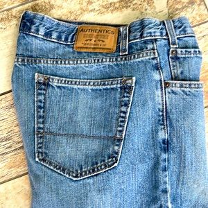 🎉HP🎉Levi’s Authentic Signature Jeans